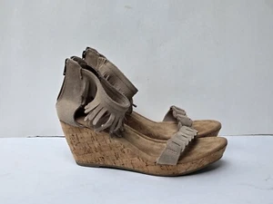 Minnetonka hellbraune Wildleder-Sandalen Fransen Kork Keilabsatz Größe 10 - Bild 1 von 8