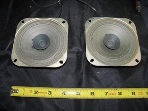VINTAGE PAIR OF SMALL SPEAKERS GOOD - Picture 1 of 2