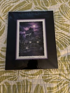 Stampa firmata Disney Parks Hollywood Tower Hotel of Terror di Larry Dotson NUOVA - Foto 1 di 3
