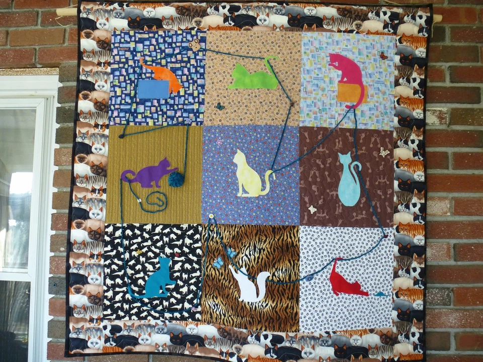 Kit acolchado para colgar en pared MEOW 44 X 44 -- Multi Foto 1 de 4