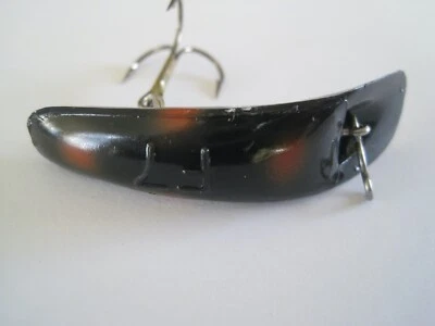 Señuelo de pesca vintage F7 gancho único plástico negro naranja manchas flatfish helin Foto 1 de 4