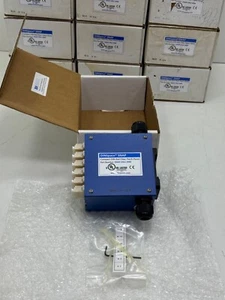 PANNEAU DE BRASSAGE EN FIBRE COMPACT DINSPACE SNAP-24LC-MM - Photo 1/7