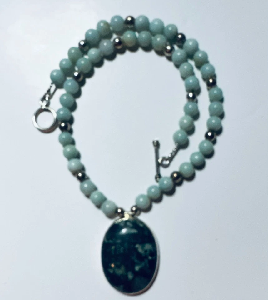 17" Hand Made Artisan Necklace - Agat Drop - 8mm Round Gree Jade  Beads - Image 1 of 1
