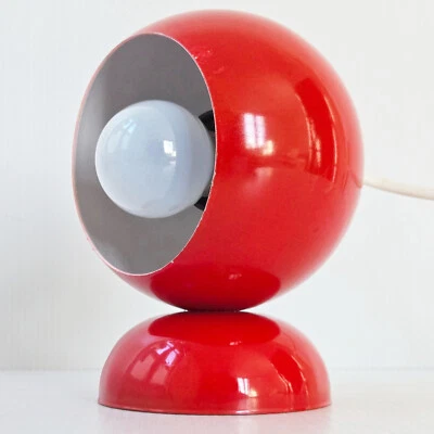 Lámpara Magistretti vintage de metal lacado rojo de la era espacial años 60 Foto 1 de 4