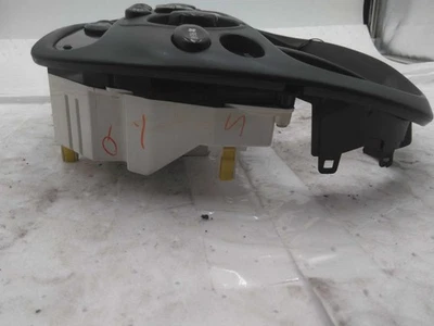 Interruptor selector de aire acondicionado usado se adapta a: Toyota Sequoia 2006 delantero 4x4 SR5 con control de deslizamiento Foto 1 de 4