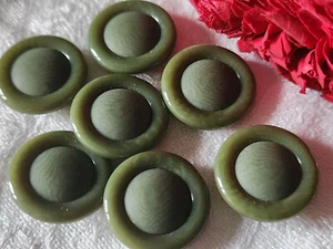 Lot 7 jolis boutons vintage vert veiné  pied 2 cm ref 2807 - Picture 1 of 2