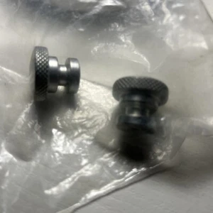 2 VITi originali Sella Touring harley  davidson  FISSAGGIO  Sella Guidatore - Foto 1 di 4