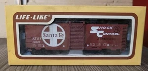 HO Scale 41' Santa Fe ATSF 16927 Sliding Door Railroad Box Car - Picture 1 of 2