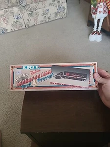 1992 Ertl Neil Bonnett #75 Hoodson 1/64 Scale Die Cast Transporter NIB CR000003 - Picture 1 of 2