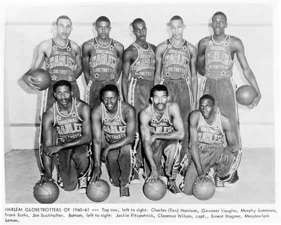 1960-61 HARLEM GLOBETROTTERS КОМАНДЫ ФОТО 8 x 10 ЛУГОВОЙ ЖАВОРОНОК - Изображение 1 из 1