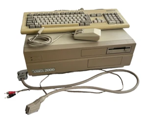 Commodore Amiga A2000 Computer + Commodore Amiga 2000 Tastatur + Amiga Maus - Afbeelding 1 van 24