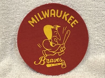 Parche de fieltro rojo de 4 1/4 pulgadas Milwaukee Braves de los años 50 vintage y raro, ¡COMO NUEVO! Foto 1 de 2