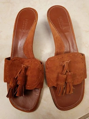 Sandalias de vestir Rangoni 6,5 marrón borlas zapatos para mujer. Venta al por menor $160 Foto 1 de 4