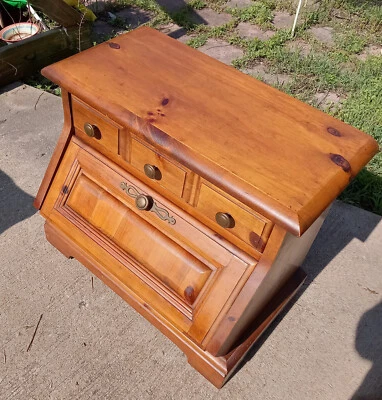 Mesa auxiliar/mesa auxiliar Mid Century Bassett Pine (ET452) Foto 1 de 4