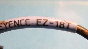 Keyence EZ-18T Inductive proximity sensor - Picture 1 of 10