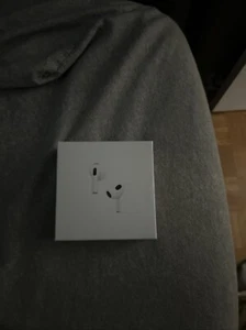 Airpods 3rd generation - Photo 1 sur 3