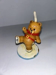 Oso de peluche de Navidad de colección vela patinaje sobre hielo 3" pintado a mano - Imagen 1 de 6