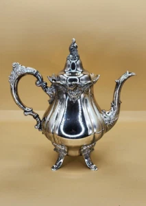 Vintage Wallace Baroque Silverplate Tea pot - Picture 1 of 7