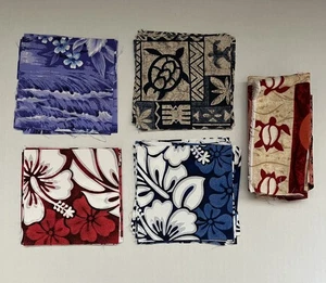 (41) Blocchi Trapunta Pretagliati Quadrati Tessuto 5” Hawaiano Blu Rosso Ibisco Tartaruga Marina - Foto 1 di 7