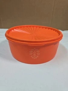 Vintage Tupperware Servalier Orange #1204-4 With Lid #1205-26 - Picture 1 of 5