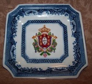 PIASTRA IN PORCELLANA ACCENTO ORIGINALE BORDI BLU DELFT & CRESTA MULTICOLORE - Foto 1 di 12