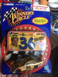 2001 WINNER'S CIRCLE NASCAR #36 KEN SCHRADER LICENSE PLATE COLLECTION-M &M'S-NEW - Picture 1 of 3
