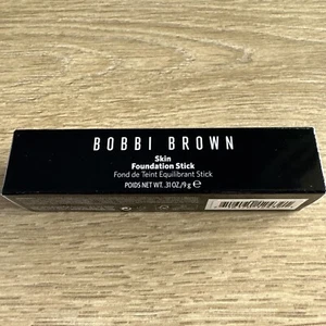 Palo de base de piel marrón Bobbi - N012 porcelana tamaño completo 0,31 oz/9 g - Imagen 1 de 2