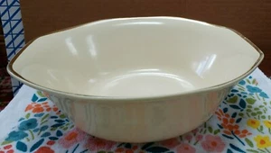 HOMER LAUGHLIN PALE YELLOW OCTAGONAL BOWL RIMMED WITH GOLD ~ 10" ACROSS - Picture 1 of 3