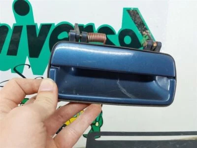 Pontiac Bonneville 1996 manija de puerta exterior trasera lado del conductor  Foto 1 de 2