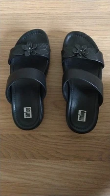 FitFlop Black Leather Floral Slide Sandals Platform Wedge Comfort UK 4 New - Image 1 of 4