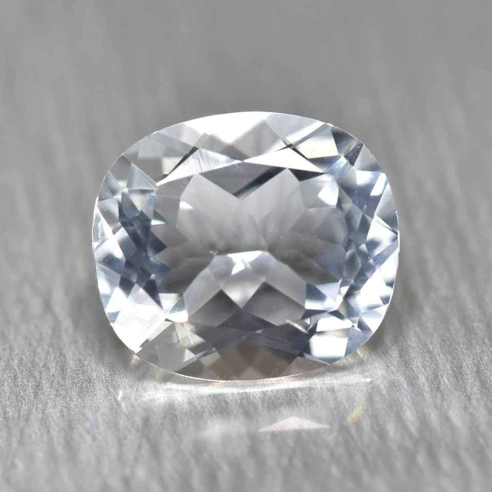 Piedra preciosa de berilo de goshenita sin tratar claridad VVS brillante de 1,94 quilates Foto 1 de 1