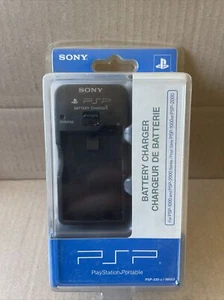 Sony PlayStation Portable PSP 1000, 2000 Battery Charger OEM NEW Wall Charger - Picture 1 of 2