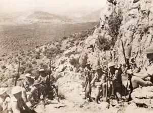 Syria Australian Soldiers against Vichy French Army WWII WW2 Old Photo 1941 - Imagen 1 de 4