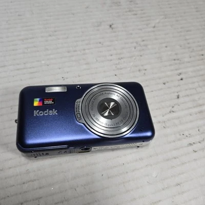 FOR PARTS - Kodak EasyShare V1003 10.2MP Digital Camera - Deep Blue - Image 1 of 4