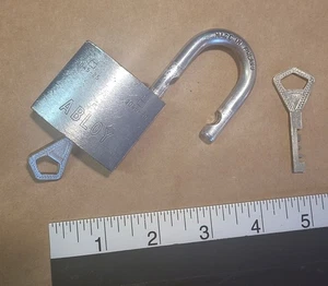 lucchetto vintage modello Abloy cromato 3045 con 2 chiavi funzionanti - Testato buono - Foto 1 di 13