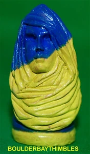 BLAS SERVIN Hand Sculpted UKRIANE WOMAN THIMBLE - #11 BLUE and YELLOW - Paraguay - Picture 1 of 8