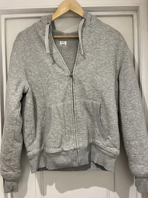 Sudadera con capucha gris con cremallera para niños talla pequeña Gap Foto 1 de 4