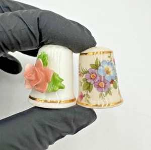 2 Dedales de porcelana de hueso de Inglaterra de colección diseño floral de albañil piedra de hierro rosa 3D - Imagen 1 de 8