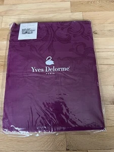 New Yves Delorme Balcon Violette Cotton Jacquard Floral Tablecloth 70 x70 France - Picture 1 of 4