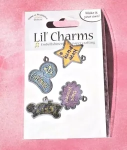 Juego de 4 adornos WORDS American Traditional Lil' Charms, álbum de recortes - Imagen 1 de 2