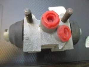 Austin Healey 100-4 BN1, Riley RME rear RH brake wheel cylinder Girling 390151W - Picture 1 of 5