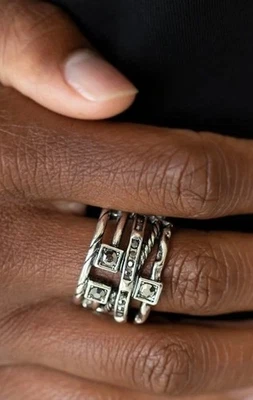 Anillo Banda Ancha Tono Plata Talla 11 1/2, DISEÑO VANGUARDISTA con Gemas de Hematita Foto 1 de 4