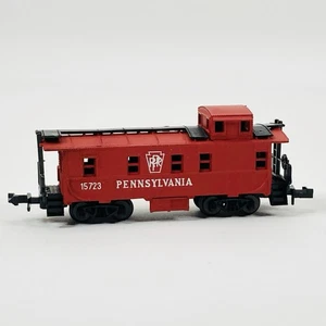 TRIX N-SCALE OFF CENTER CUPLA CABOOSE PENNSYLVANIA RAILROAD RED N SCALE - Picture 1 of 7
