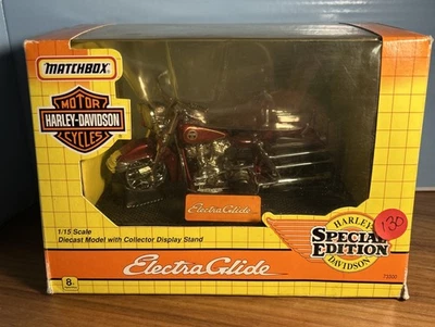 1993 Matchbox Harley Davidson 1968 Red FLH ELECTRA GLIDE Motorcycle 1/15 Scale - Image 1 of 4