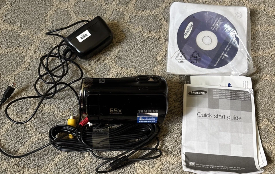 Paquete de videocámara Samsung SMX-F54 BN/XAA 65X Intelli-Zoom Foto 1 de 4