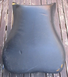 Suzuki SV650 99-02 Carb Curvy OEM FRONT SEAT - Picture 1 of 2