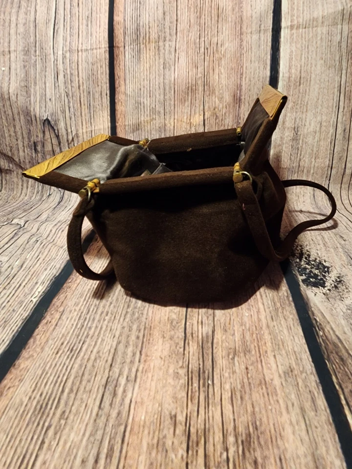 Bolsa de terciopelo vintage de los años 50 con cierre de bisagras marrón Foto 1 de 3