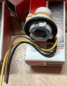 LIGHT BULB Double Contact PIGTAIL-SOCKET; BWD/ BORG WARNER # PT-55; 1969-77 G.M. - Picture 1 of 2