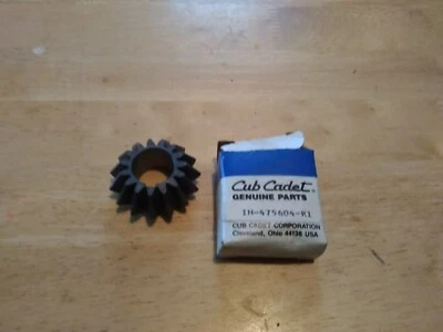 Cub Cadet IH-475604-R1 Bevel Pinion Gear International Cadet Snowthrower NOS OEM - Image 1 of 2