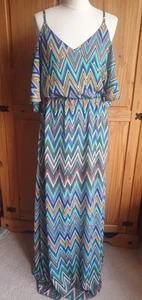 BNWT Boohoo Zig Zag Multi Colour Cold Shoulder Lined Maxi Dress UK 10-12 - Picture 1 of 11